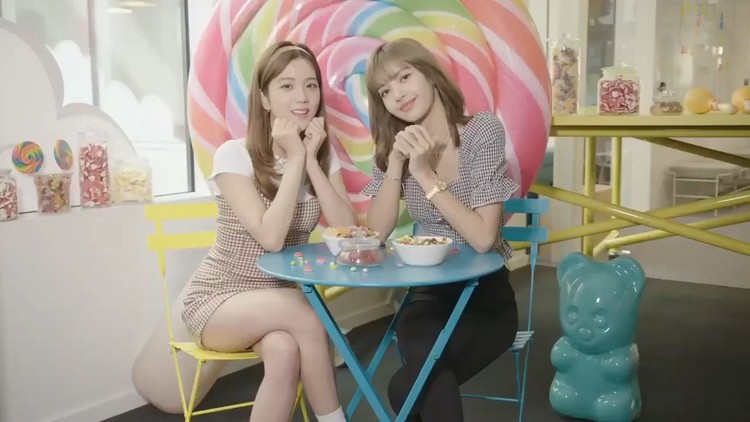 blackpink jisoo & lisa x candy crush friends sa