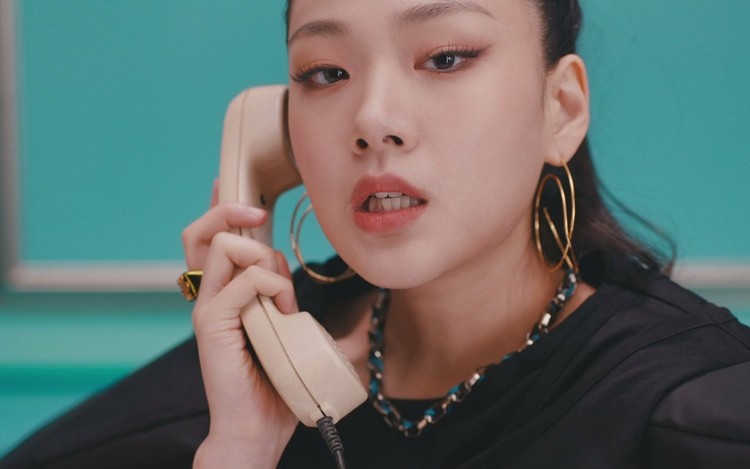 【韩语新歌mv】韩国超有灵气的音乐人bibi的新歌今日发布的新歌《eat