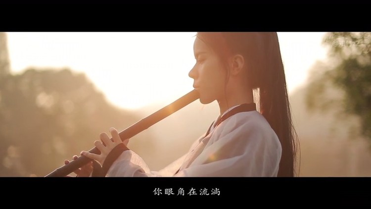 - 《桥边姑娘》翻唱,这首歌唱出了大多数人梦境伴侣的理想模样