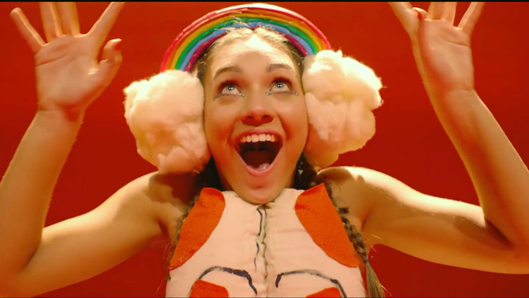 sia#献唱自编自导新片《music》原声hey boy歌词mv大首播