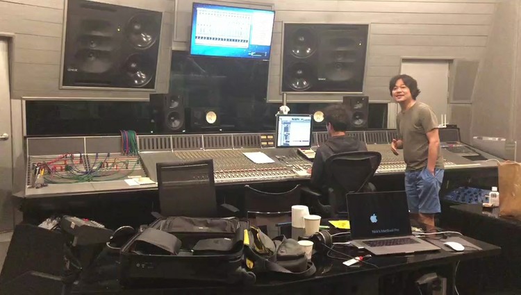  - 昨晚刚准备睡收到了Kim老师从韩国发来视频，激动的瞬间睡不着，