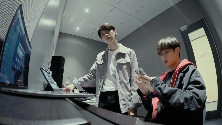  - 威神V96line发糖~锟哥为李永钦生日会重新编写伴奏，好兄弟一起干！太有爱了~