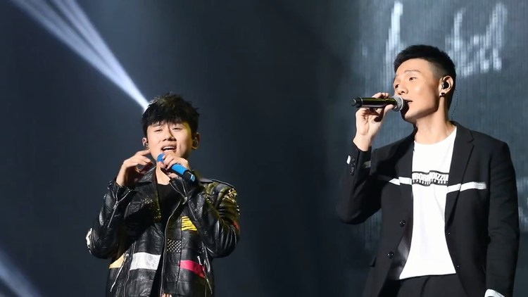 张杰,李荣浩演唱会现场《李白》两个人唱的都很好听!