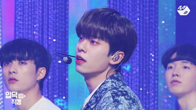  - 【金东贤】AB6IX STAY YOUNG KIM DONGHYUN个人直拍 (210121)