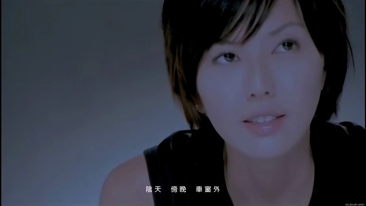 遇见萨克斯演奏阴天傍晚车窗外