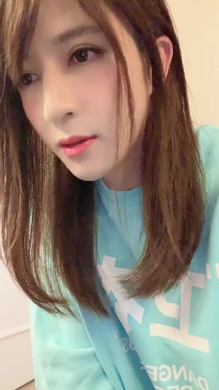 演绎犹如歌剧般神秘鬼魅的《高尚》现场 全身心献唱的薛之谦舒展舞台