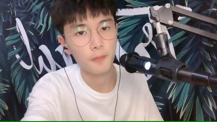 - 泡沫 remix-乔一迪