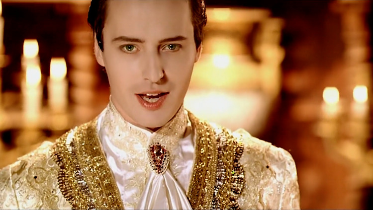 俄罗斯国宝级歌手,维塔斯现场演唱《歌剧2》,至今无人超越!