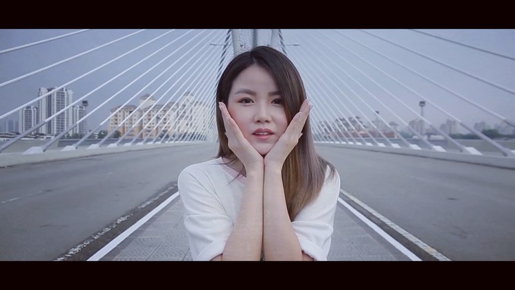 - 陈珂冰 X 沙米尔《就爱我一下吧》微电影版官方mv