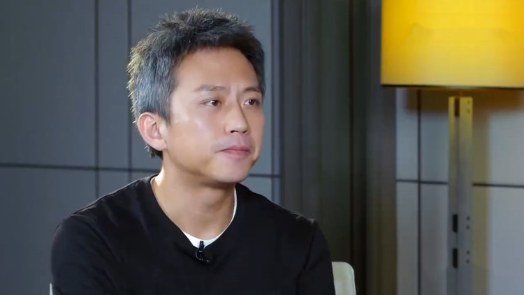 邓超谈儿子合集,讲述等等曾被服务员怀疑疯了,逗的金星哈哈大笑