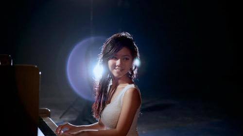  - GEM.邓紫棋演唱Beyond经典歌曲《喜欢你》，别样演绎！震撼全场