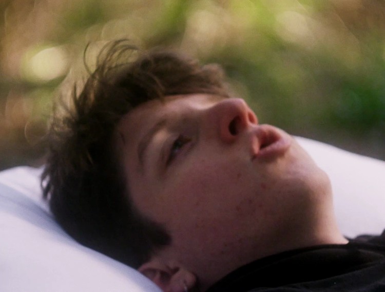  - Powfu - death bed (coffee for your head)  ft. beabadoobee