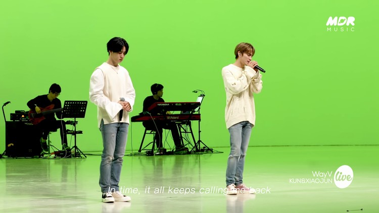  - WayV 钱锟 & 肖俊《Back To You (English Ver.)》Band Live