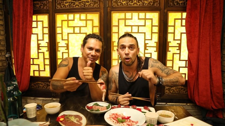  - 百大DJ Wolfpack在中国吃火锅