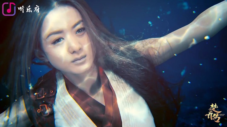  - 阿YueYue《云与海》，海鸟和鱼相爱，注定只是一场意外