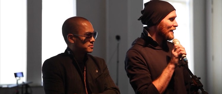 - Dana Leong TEKTONIK ft. Android Jones AR音乐创作