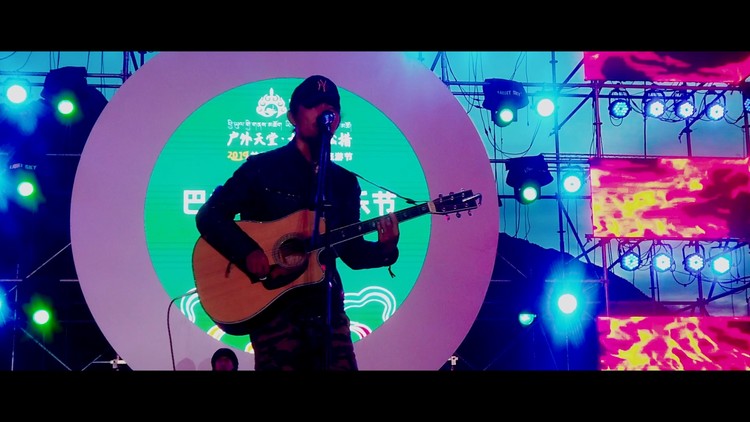  - 你的酒窝没有酒。我却醉成一条狗！