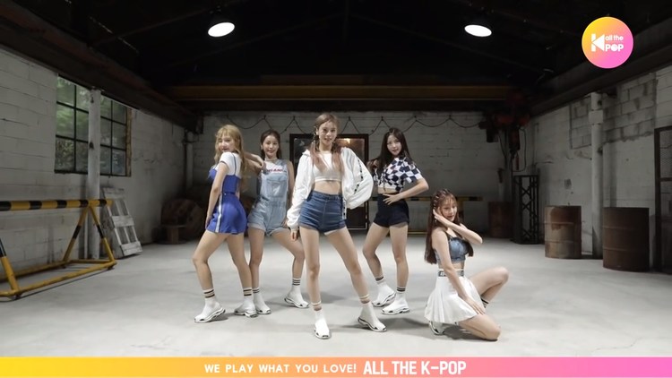  - 新晋清新女团NEONPUNCH的首单<Moonlight>舞蹈版可爱来袭~