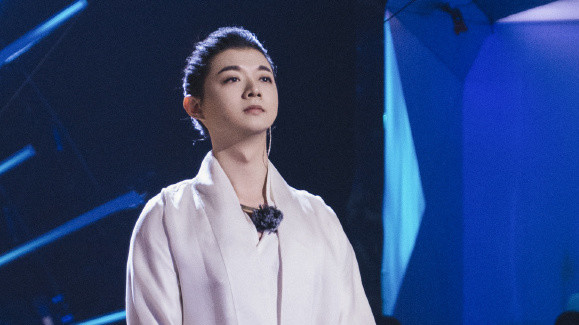 霍尊纯净质朴演唱《山居秋瞑》