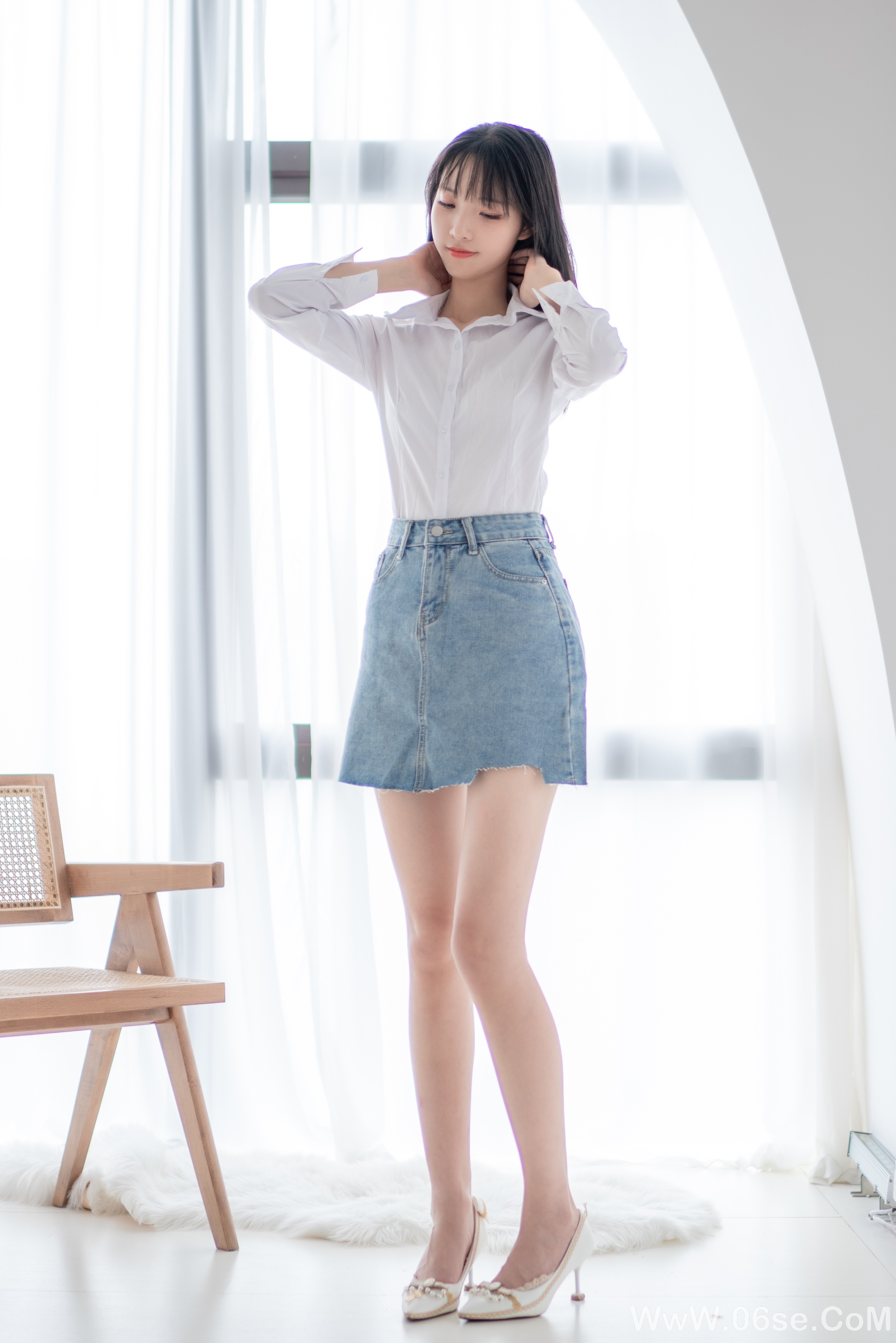 图片[13]-美女壁纸丨衬衫牛仔裙小姐姐-六色网