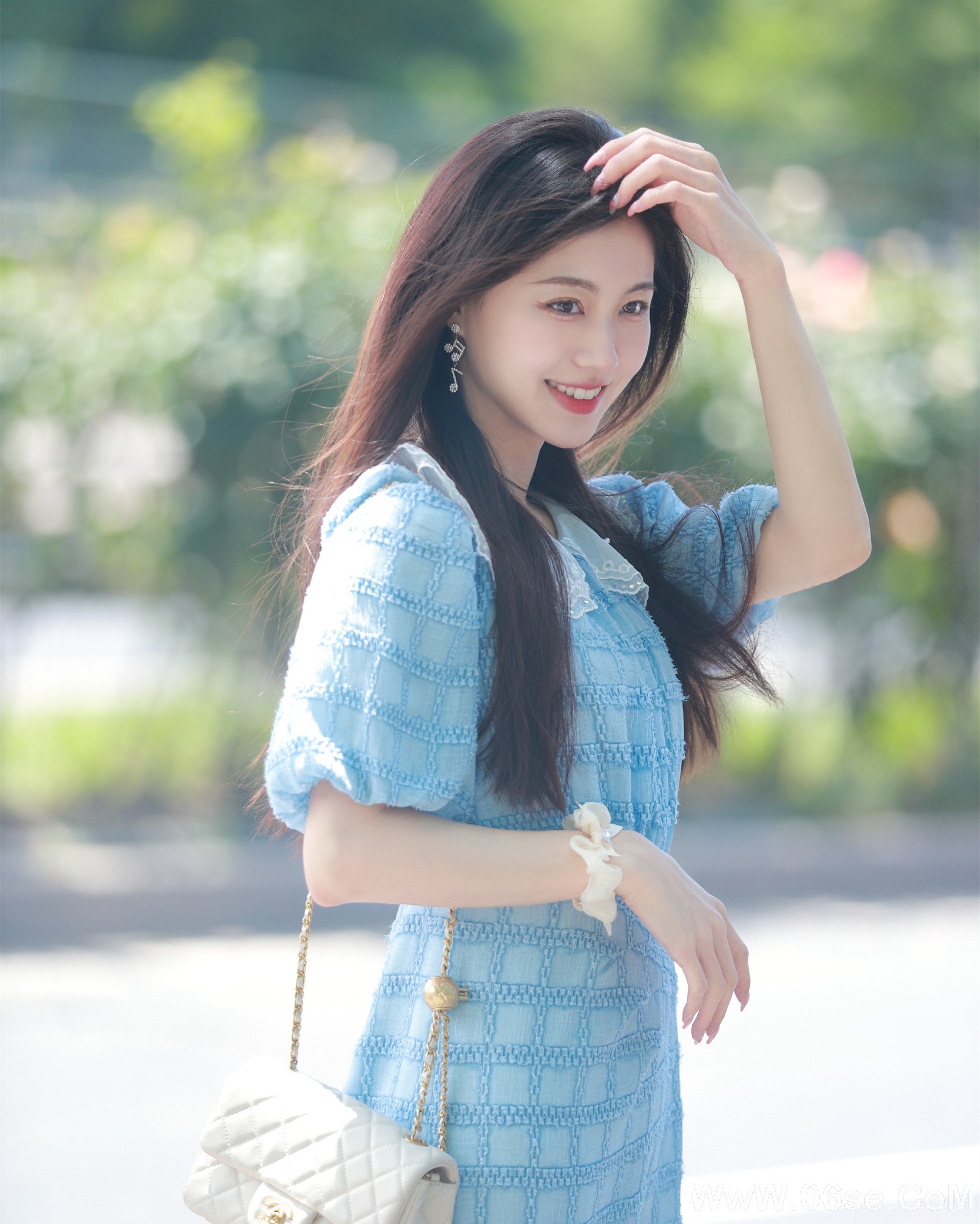 图片[14]-气质美女丨让人心动的微笑美女-六色网