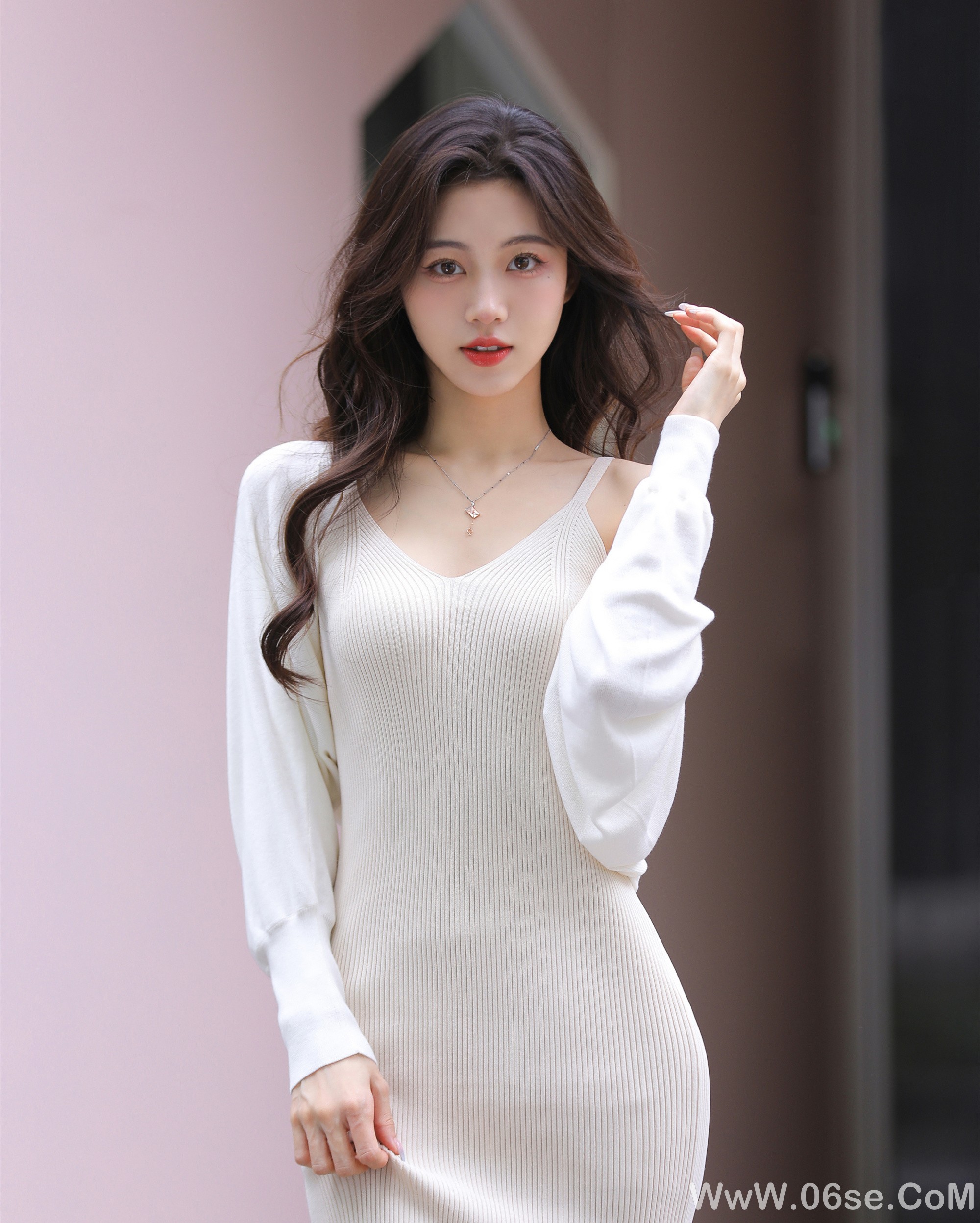 图片[17]-气质美女丨让人心动的微笑美女-六色网