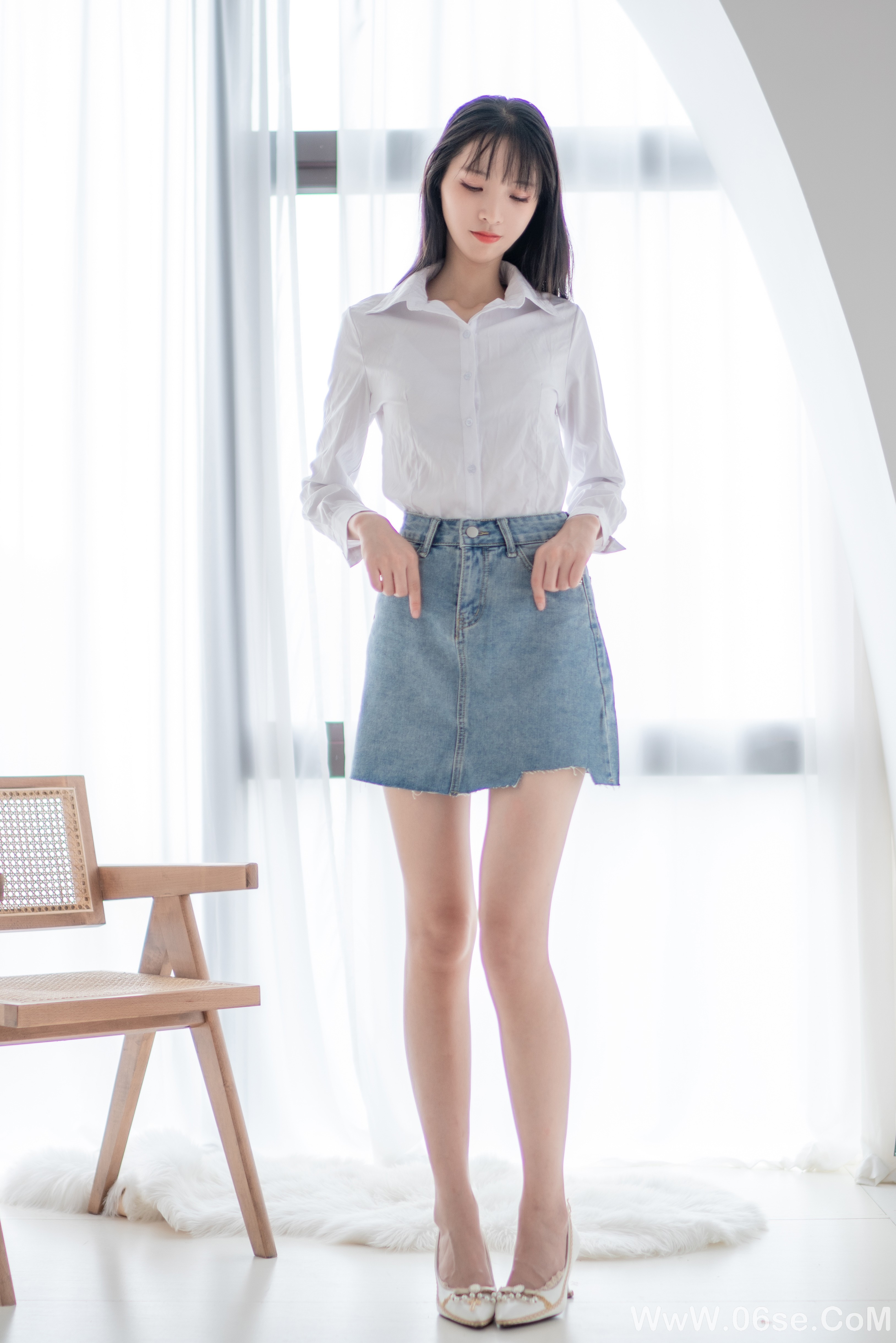 图片[9]-美女壁纸丨衬衫牛仔裙小姐姐-六色网