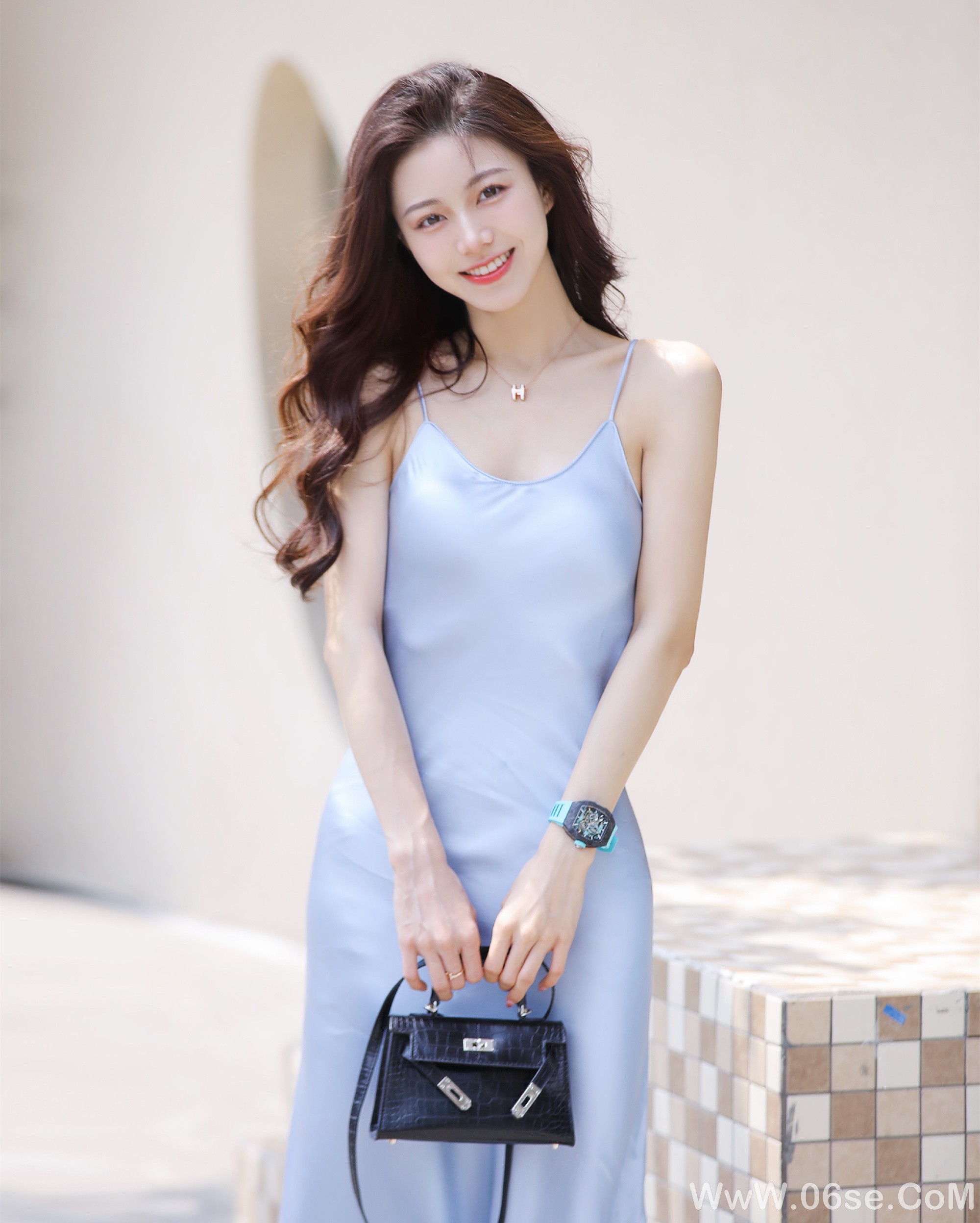 图片[2]-气质美女丨让人心动的微笑美女-六色网