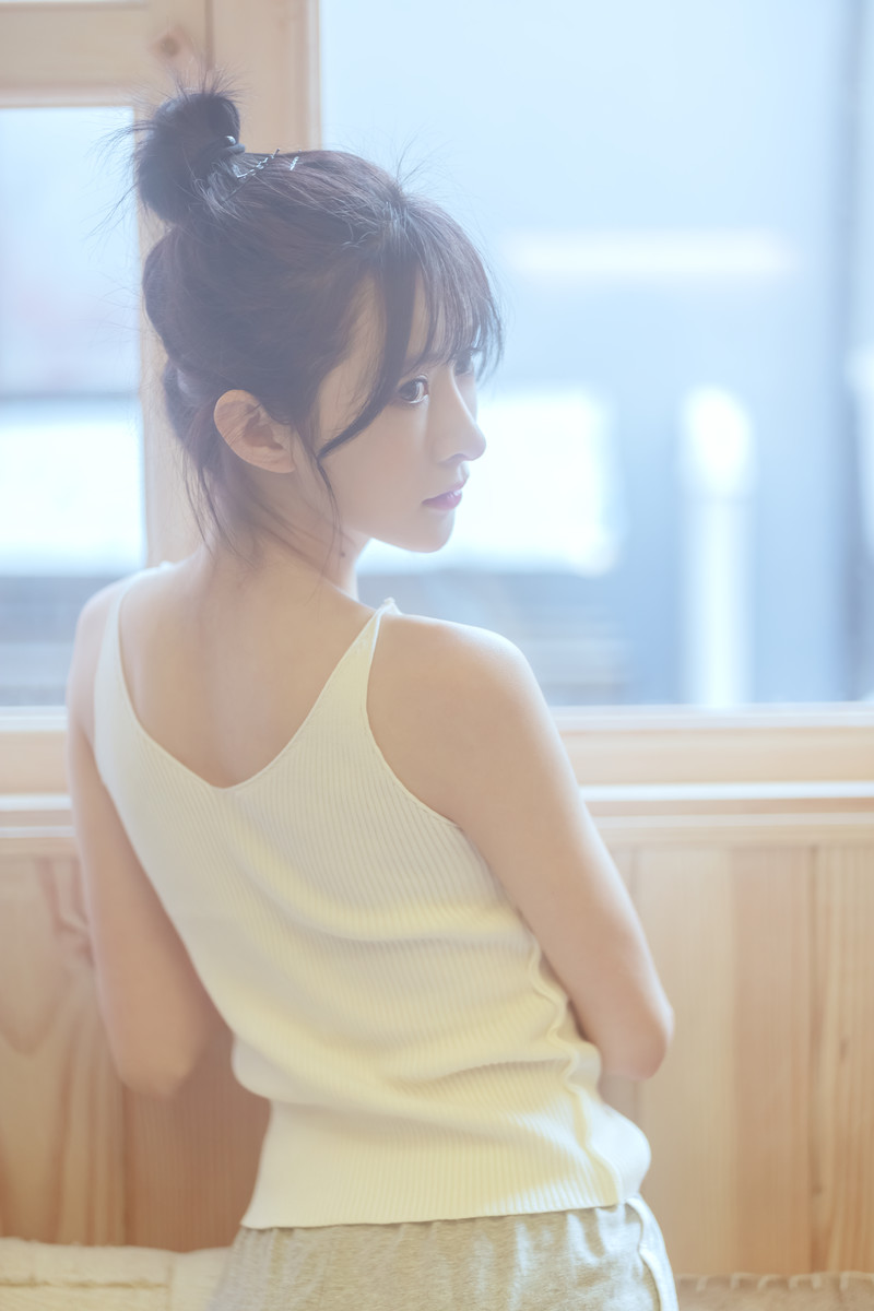 图片[5]-美女壁纸丨清新灵动的甜美女孩-六色网