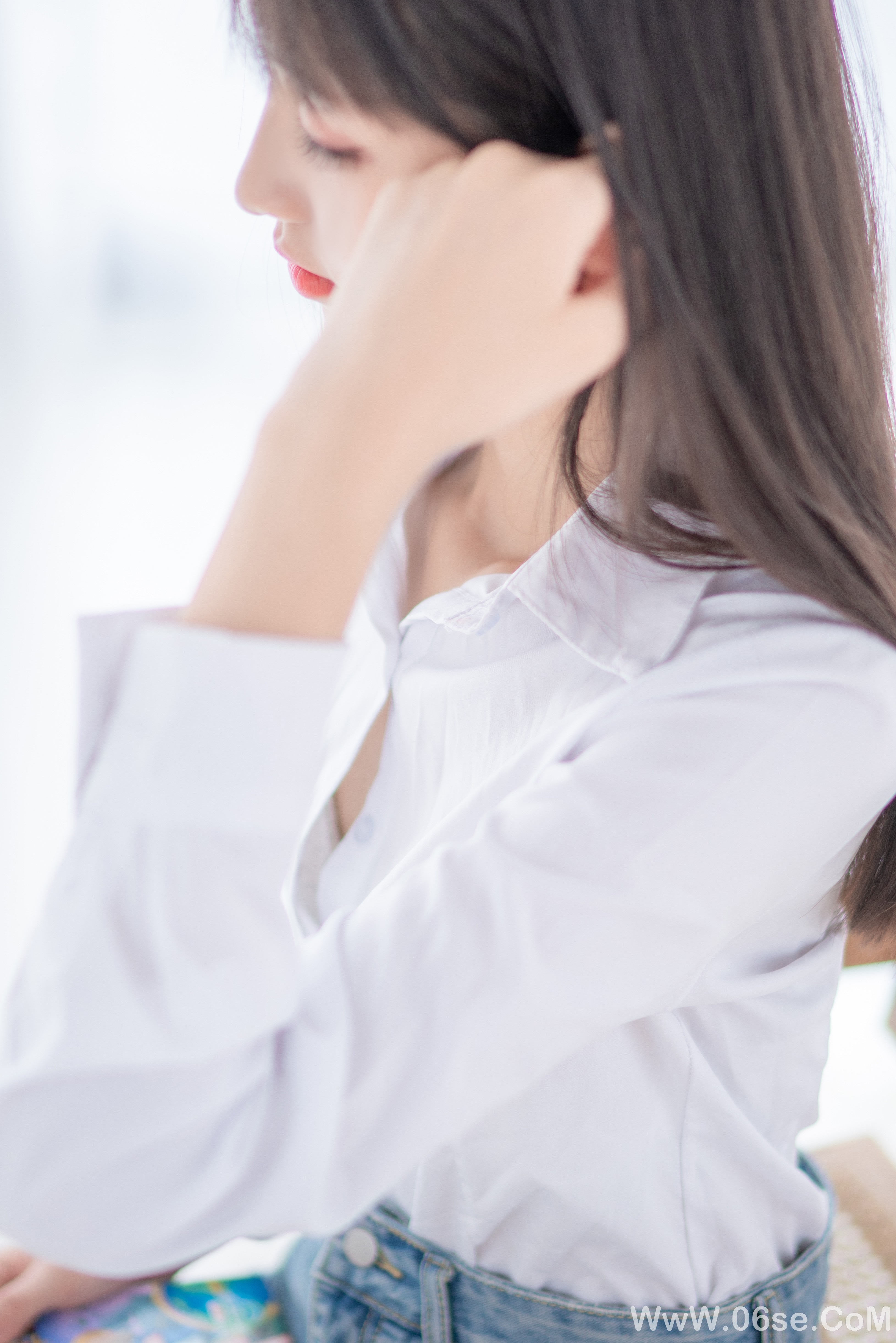 图片[20]-美女壁纸丨衬衫牛仔裙小姐姐-六色网