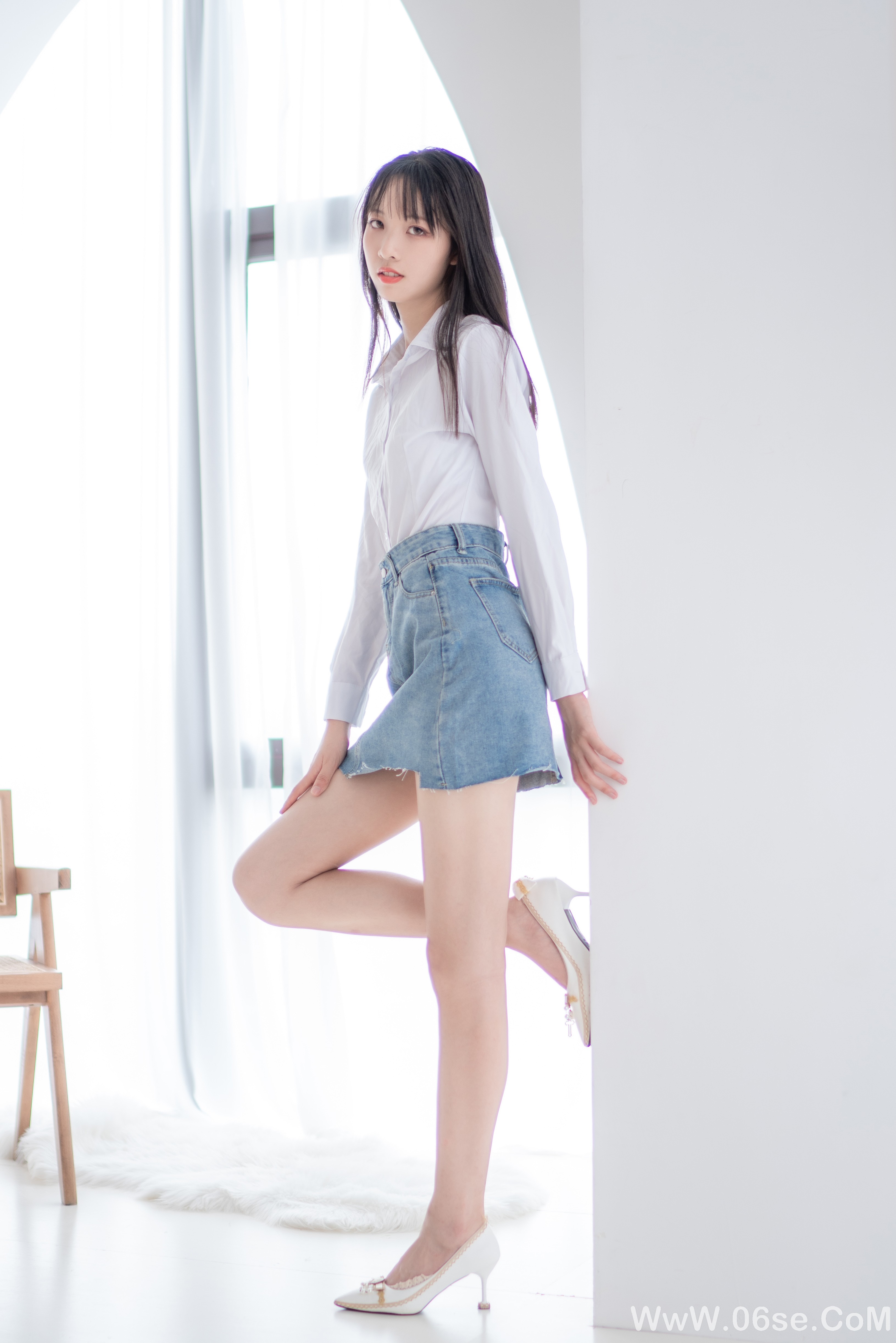 图片[16]-美女壁纸丨衬衫牛仔裙小姐姐-六色网