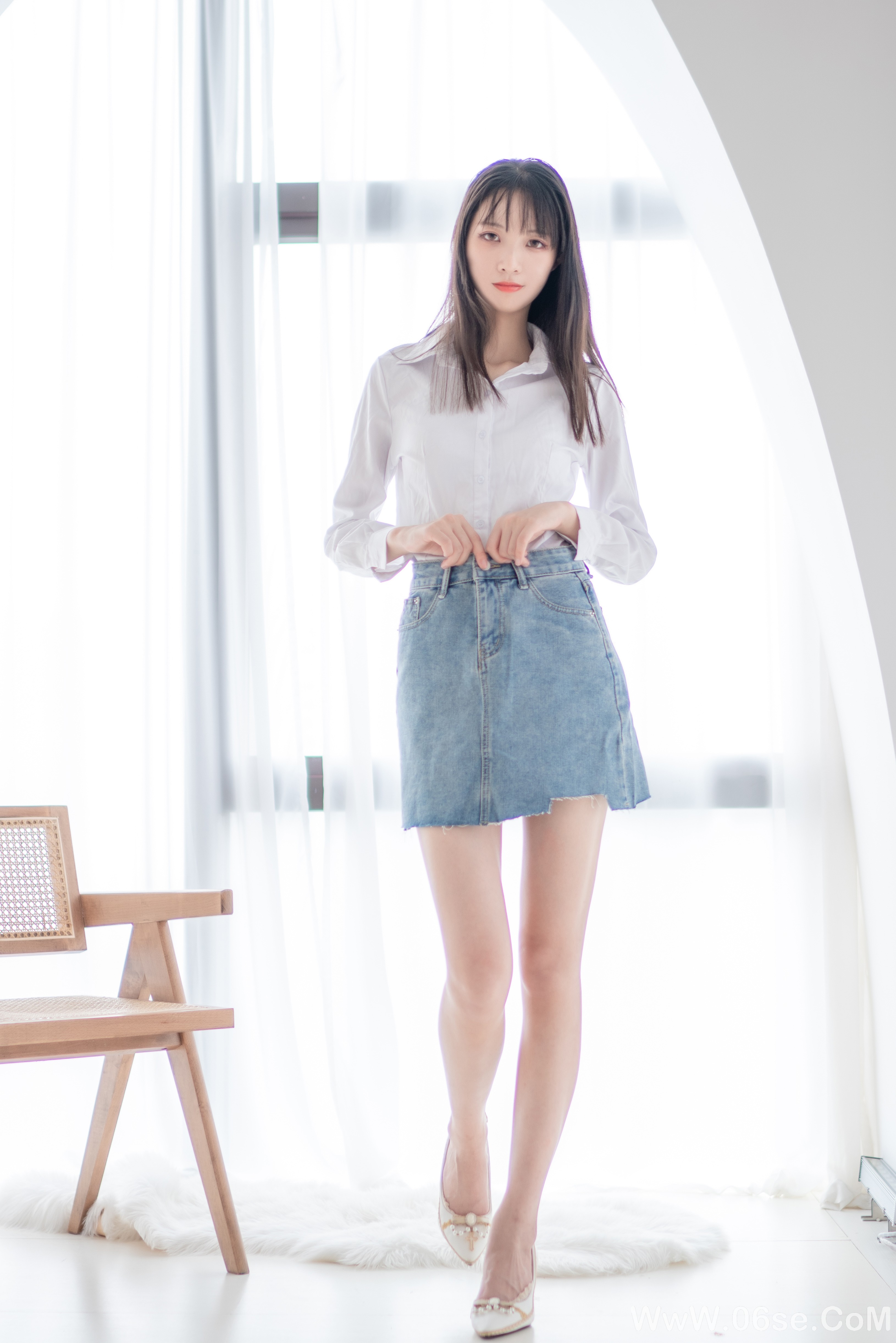 图片[15]-美女壁纸丨衬衫牛仔裙小姐姐-六色网