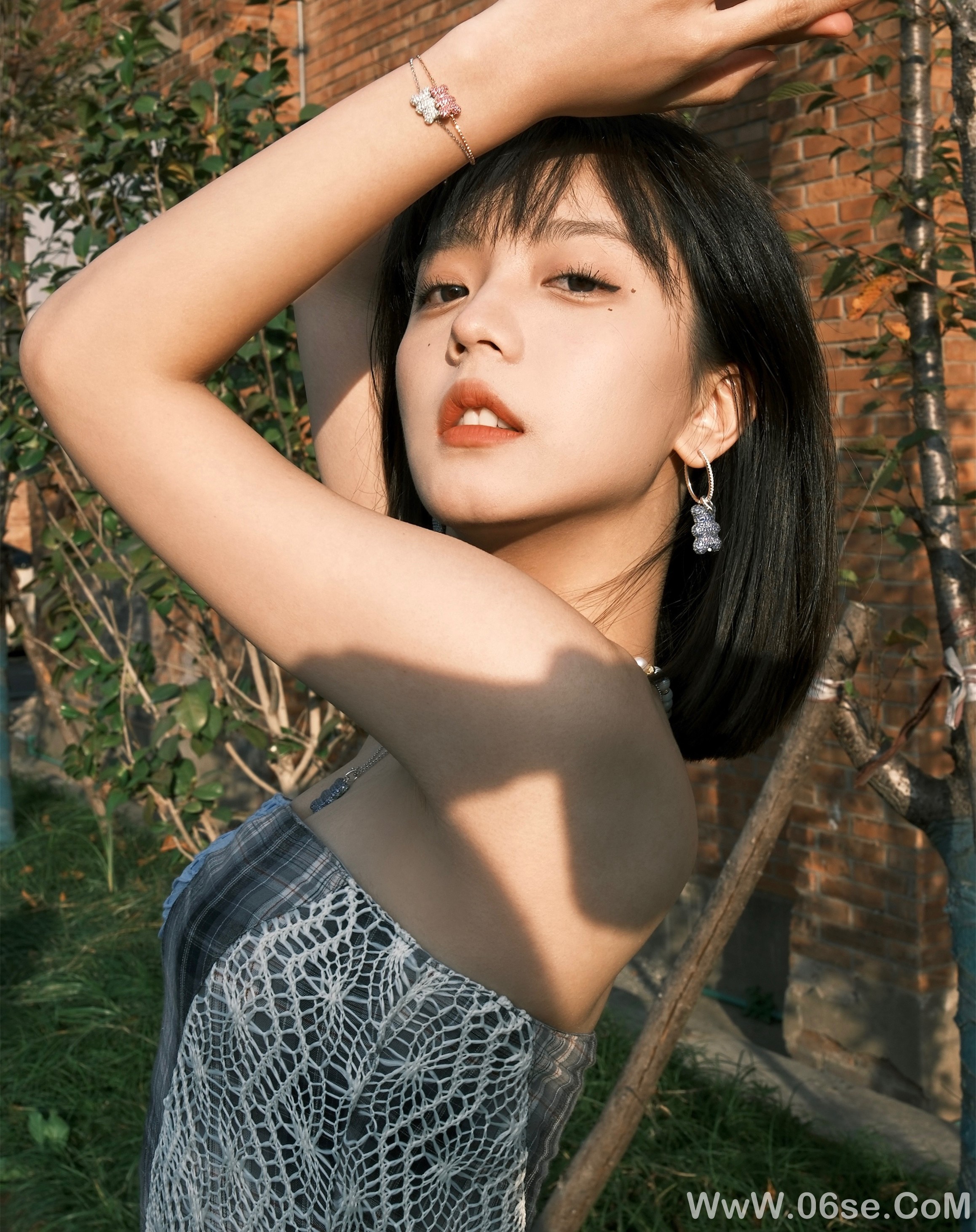 图片[2]-清纯美女丨绝美瞬间，清丽动人！-六色网