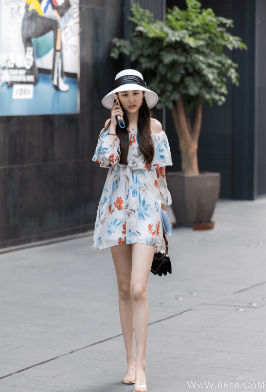 图片[6]-美女壁纸丨街拍美女，白皙美腿一览无余！-六色网