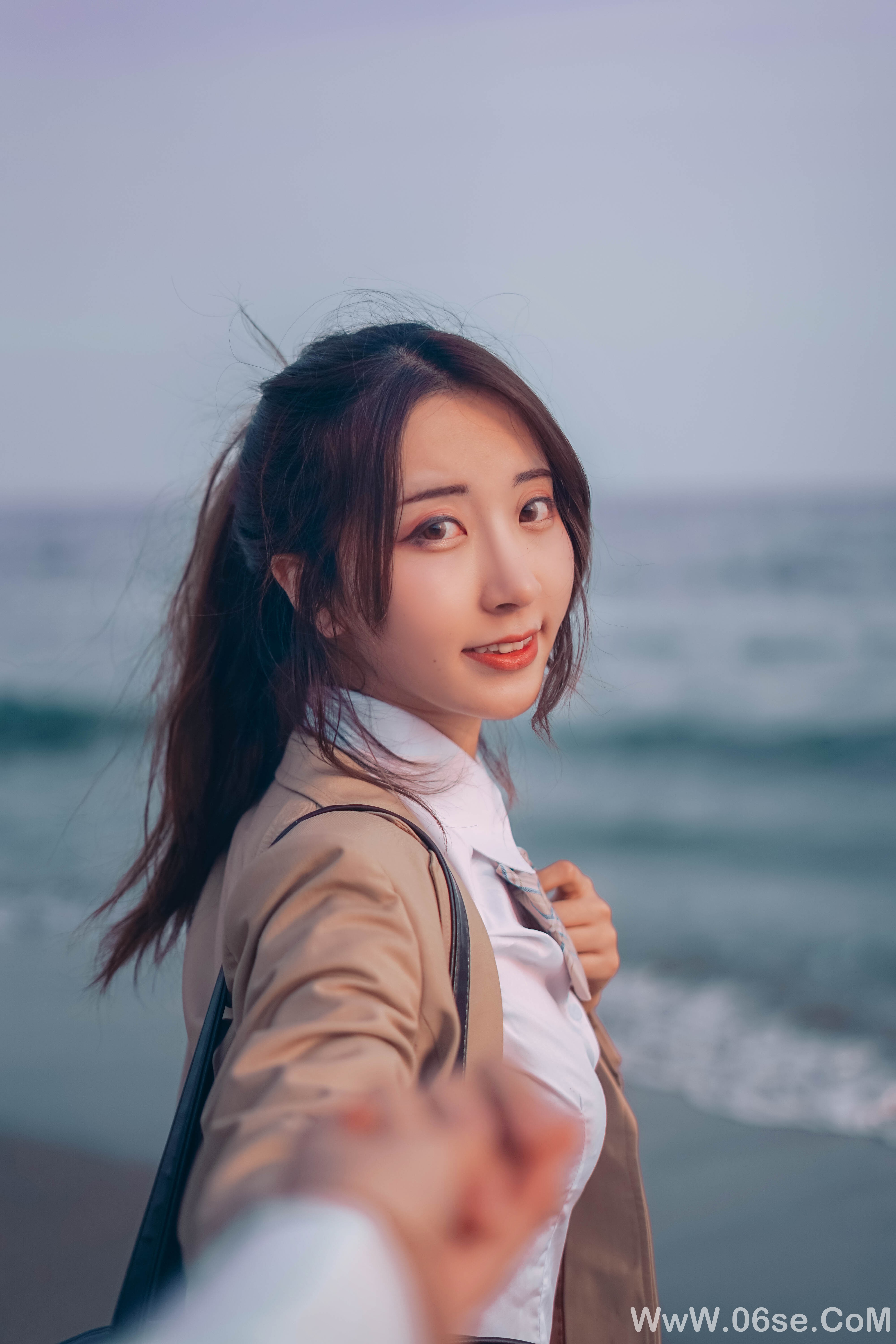 图片[11]-清纯美女丨短裙制服美女-六色网