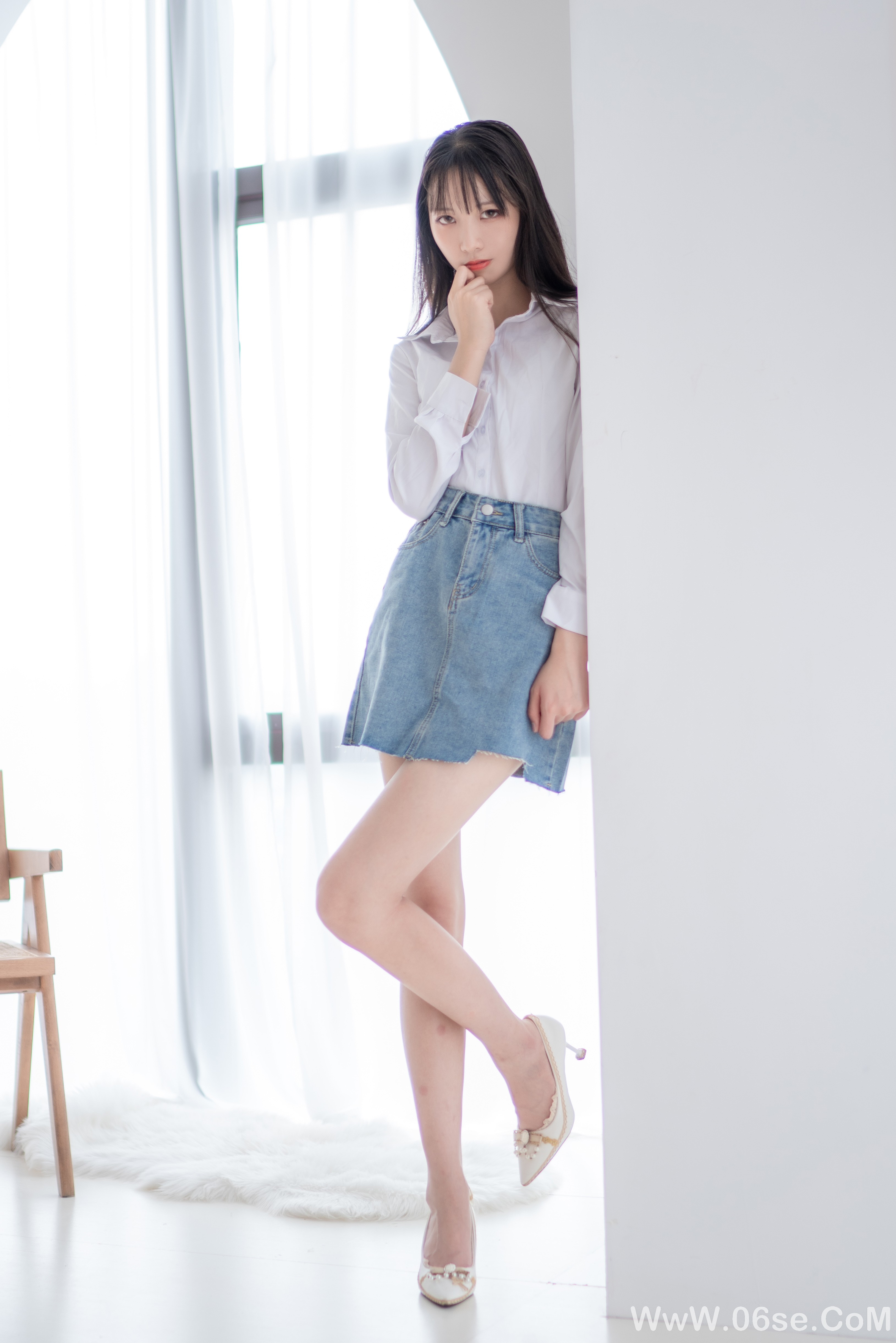 图片[14]-美女壁纸丨衬衫牛仔裙小姐姐-六色网