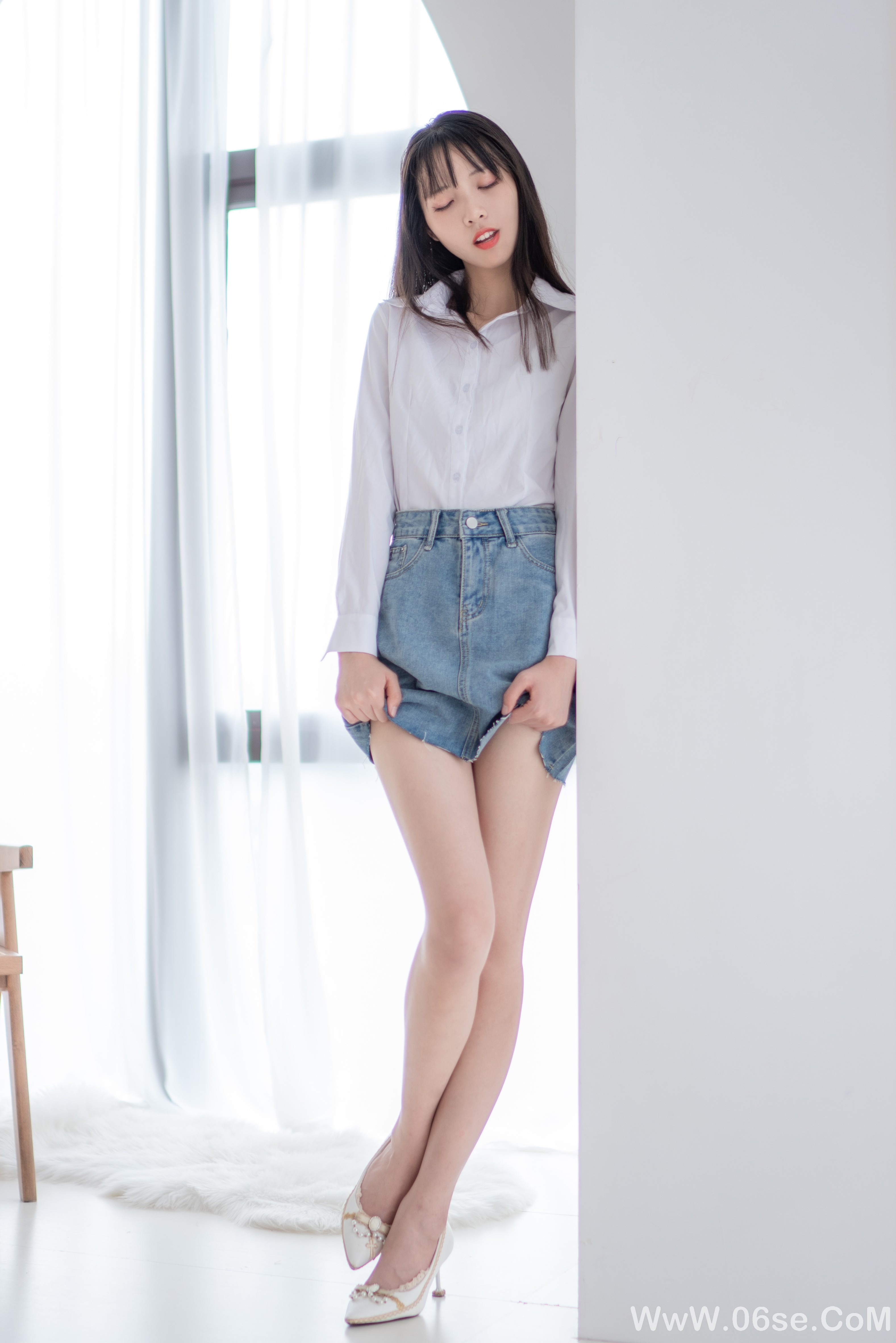 图片[17]-美女壁纸丨衬衫牛仔裙小姐姐-六色网