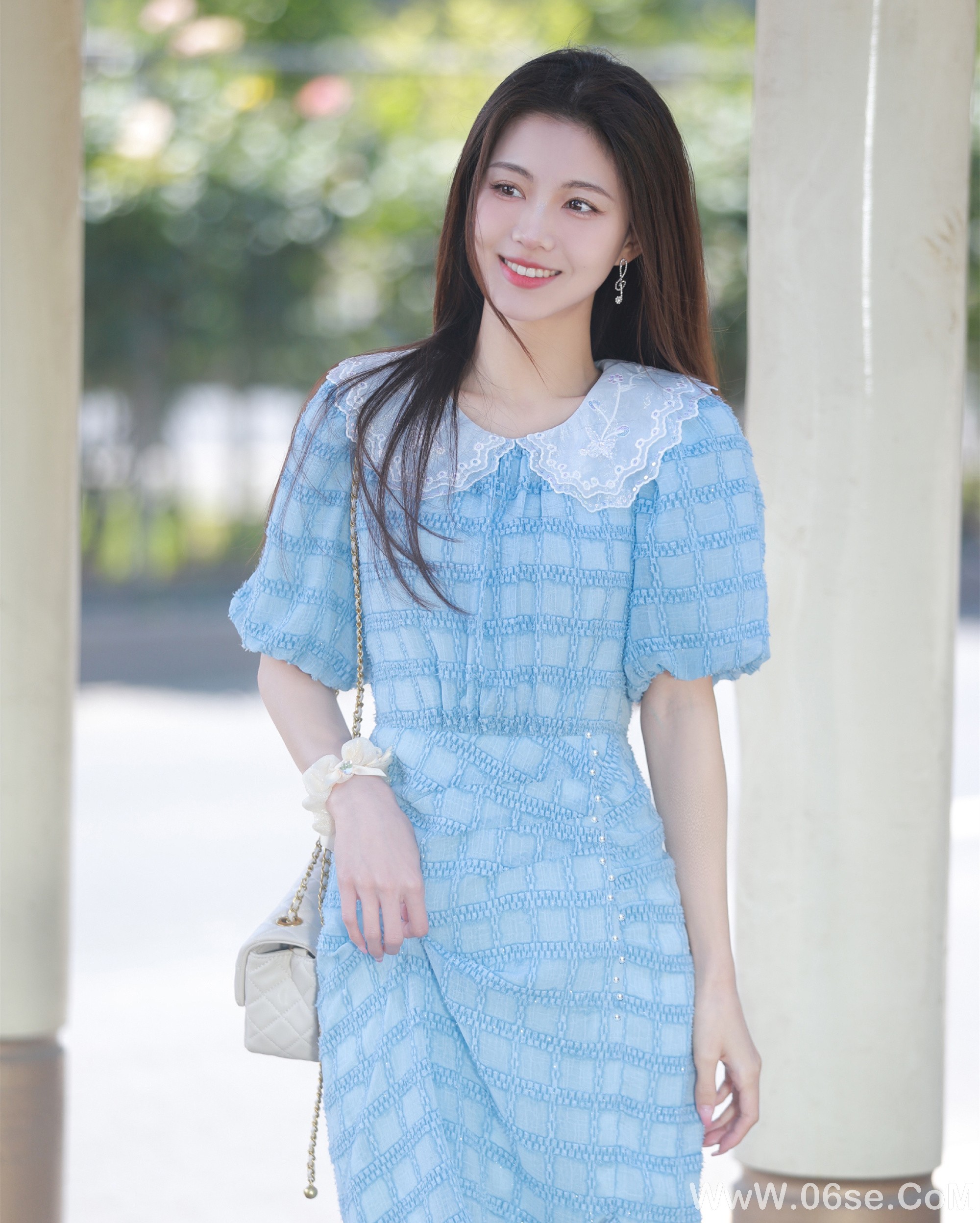 图片[5]-气质美女丨让人心动的微笑美女-六色网