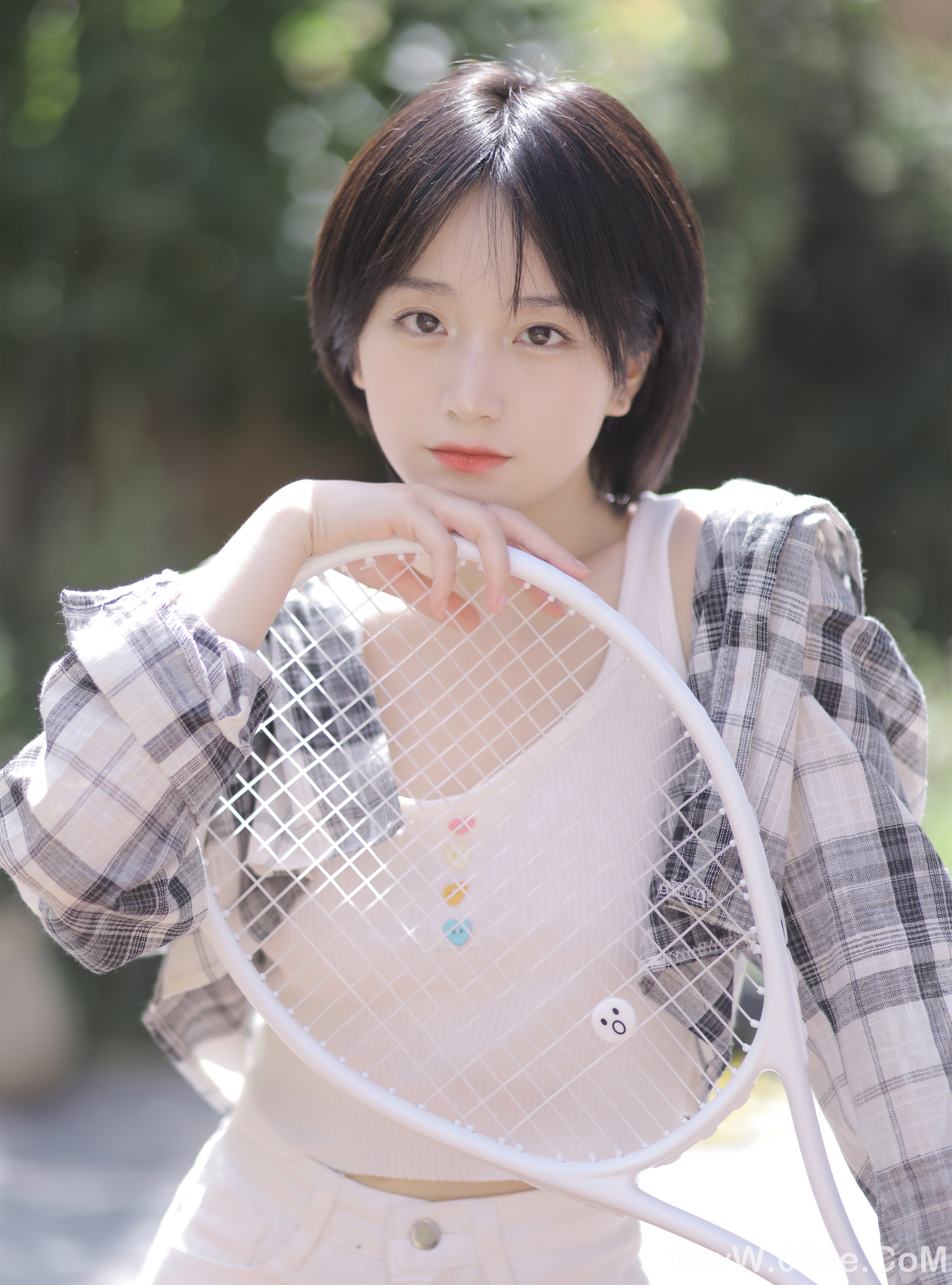 美女壁纸丨清新自然气息的美女-六色网