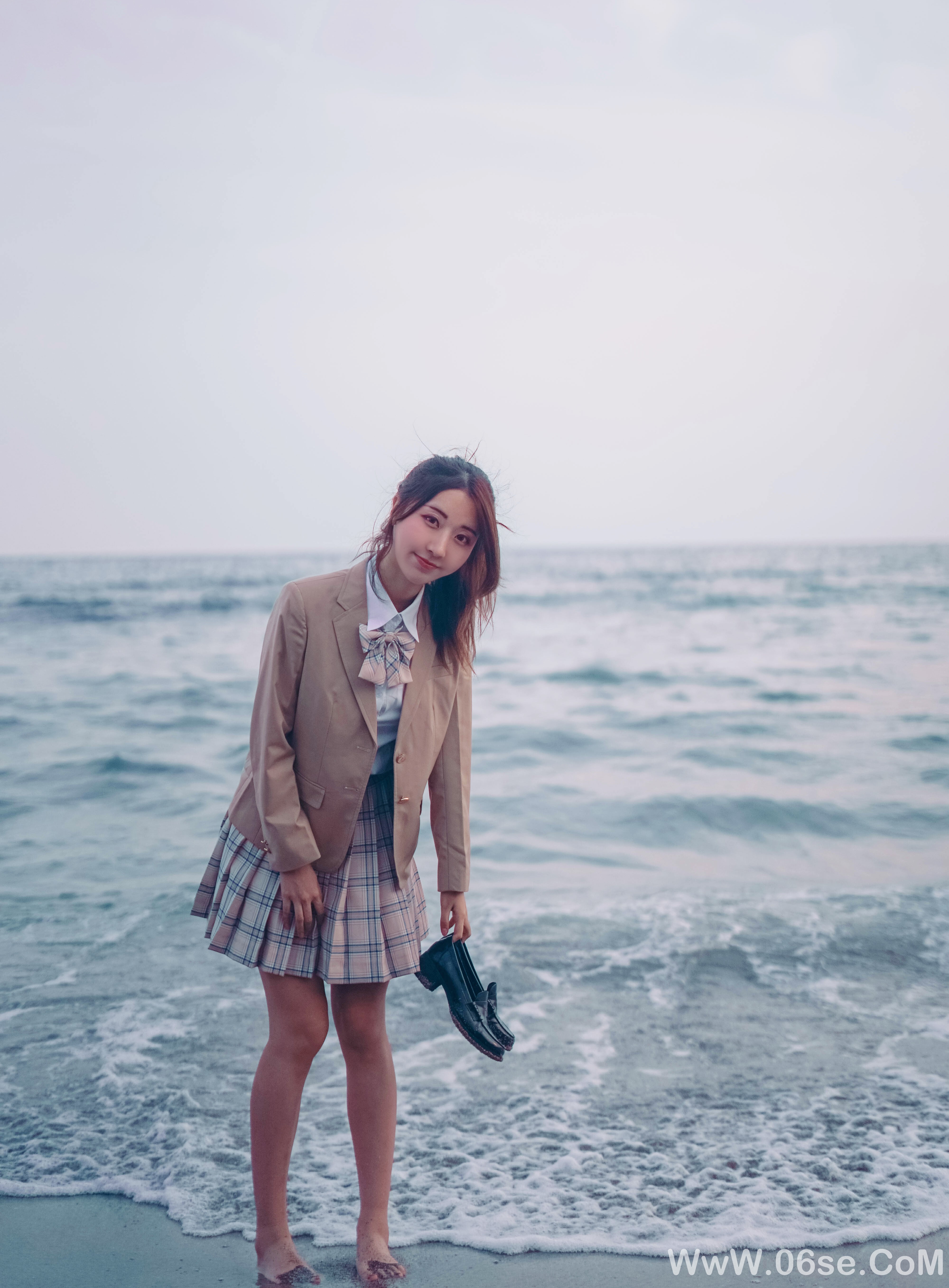 图片[18]-清纯美女丨短裙制服美女-六色网