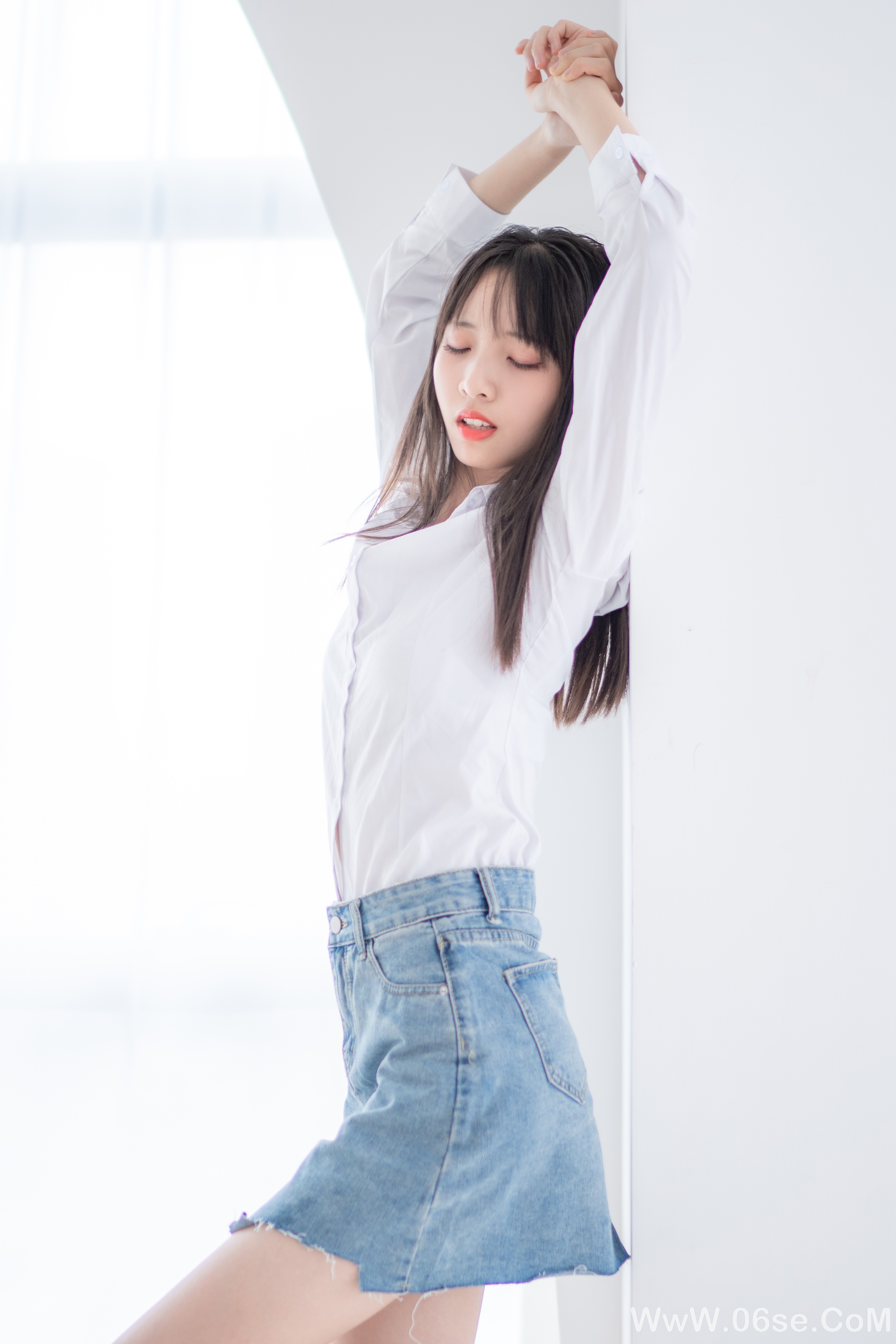 图片[10]-美女壁纸丨衬衫牛仔裙小姐姐-六色网