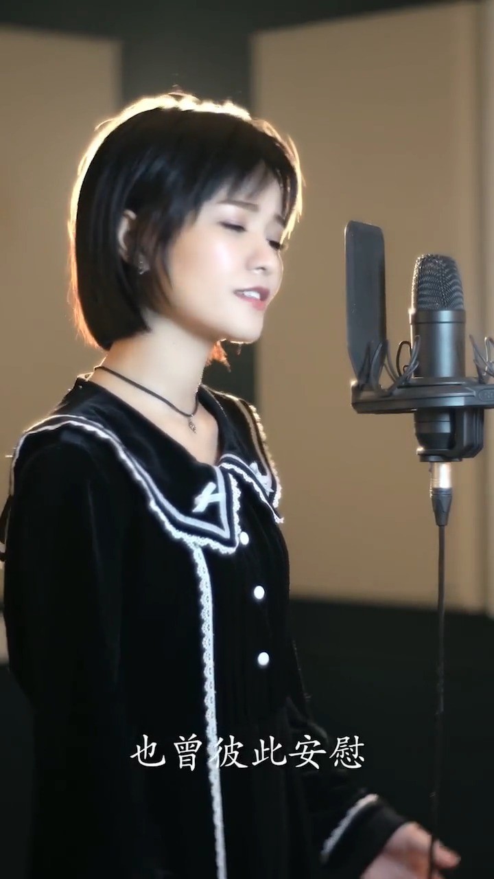  - 陌生的城市，熟悉的角落，以及远方的你。