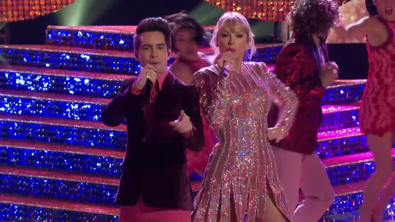  - 霉霉和Brendon Urie美国好声音开场表演！