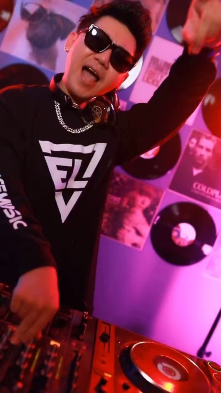 王绎龙5岁儿子制作dubstep版植物大战僵尸