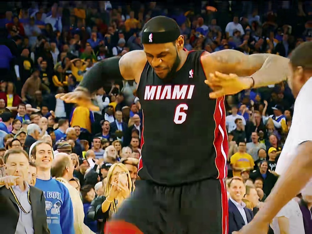 熟悉的霸王步 熟悉的45度角后撤步三分#詹姆斯 #经典nba