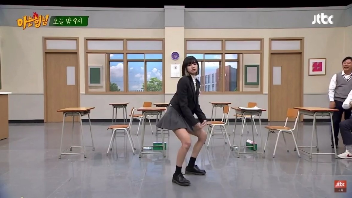 lisa 升级的泰国网红舞曲"螃蟹舞"point.面无表情