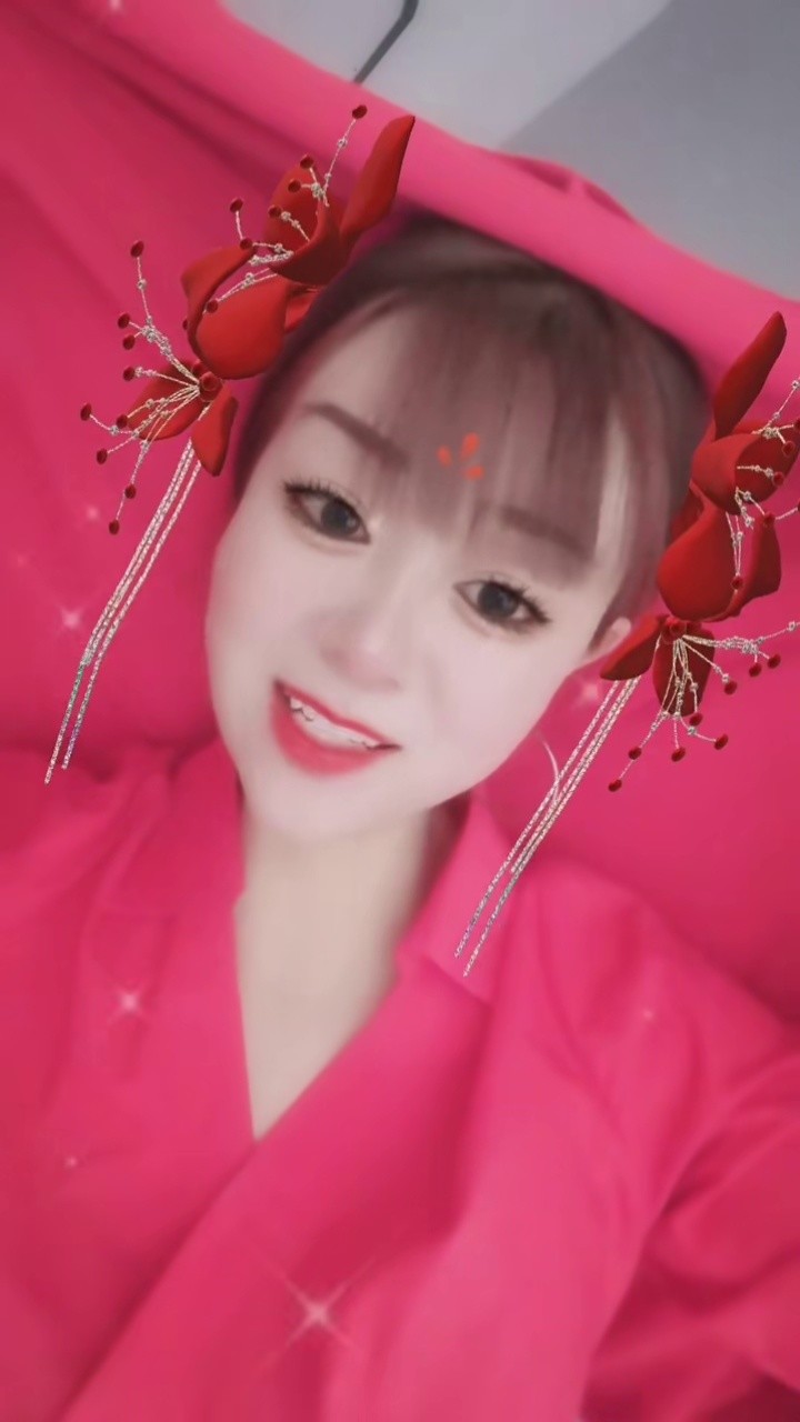 戴义眼的女孩 #谢谢大家关注点赞 #加油亲爱的自已 #感谢给我点赞