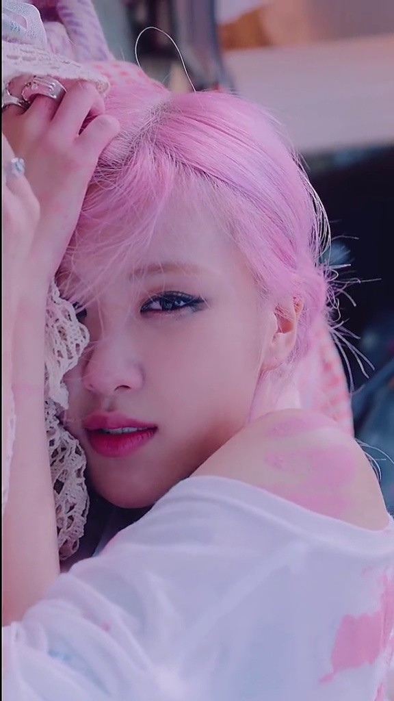 城市慷慨亮了一整夜光,如同少年不惧岁月长.