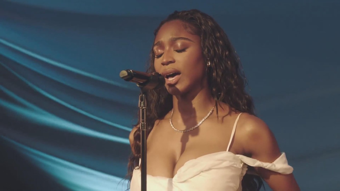  - Normani 回归新单《Fair》做客最新一期肥伦秀现场LIVE