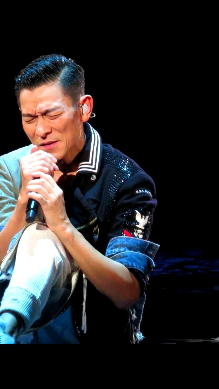 刘德华歌被谭维维用四川方言翻唱一首谢谢你的爱搞笑